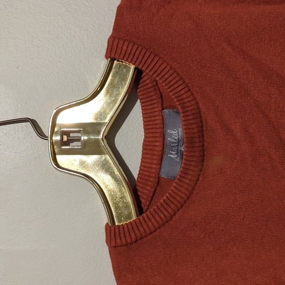 Marked‎ sweater small - Picture 5 of 9